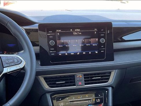 New 2025 Volkswagen Taos SE AWD/4WD image 8