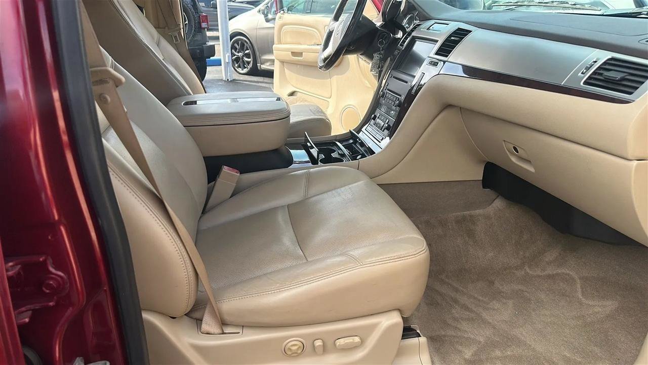 Used 2009 Cadillac Escalade 2WD image 17