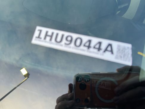 Used 2018 Chevrolet Equinox LS image 36