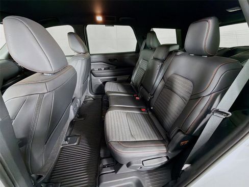 Used 2026 Nissan Pathfinder Rock Creek AWD/4WD image 25