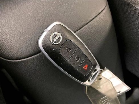 Certified 2025 Nissan Kicks SV image 14