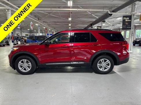Used 2022 Ford Explorer XLT w/ Equipment Group 202A AWD/4WD image 2