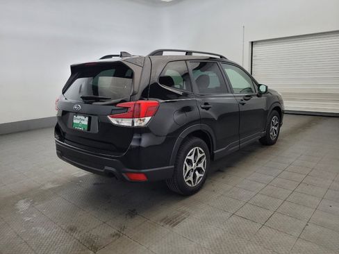 Used 2021 Subaru Forester Premium AWD/4WD image 9