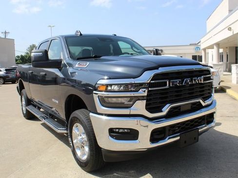 Used 2026 RAM 2500 Big Horn AWD/4WD image 7
