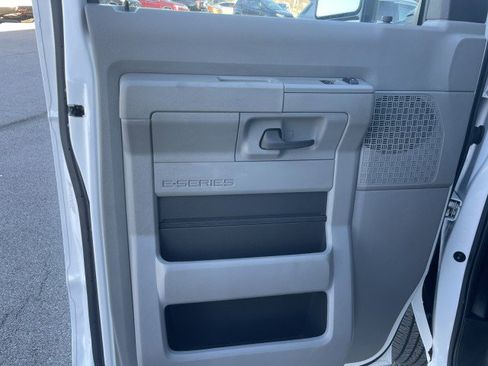 Used 2023 Ford E-350 and Econoline 350 Super Duty w/ Power Windows & Locks Group image 25