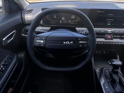 Certified 2025 Kia K4 FWD image 12