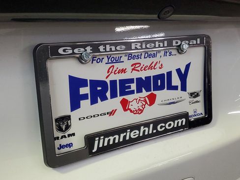 Used 2024 Chrysler Pacifica Touring-L image 10