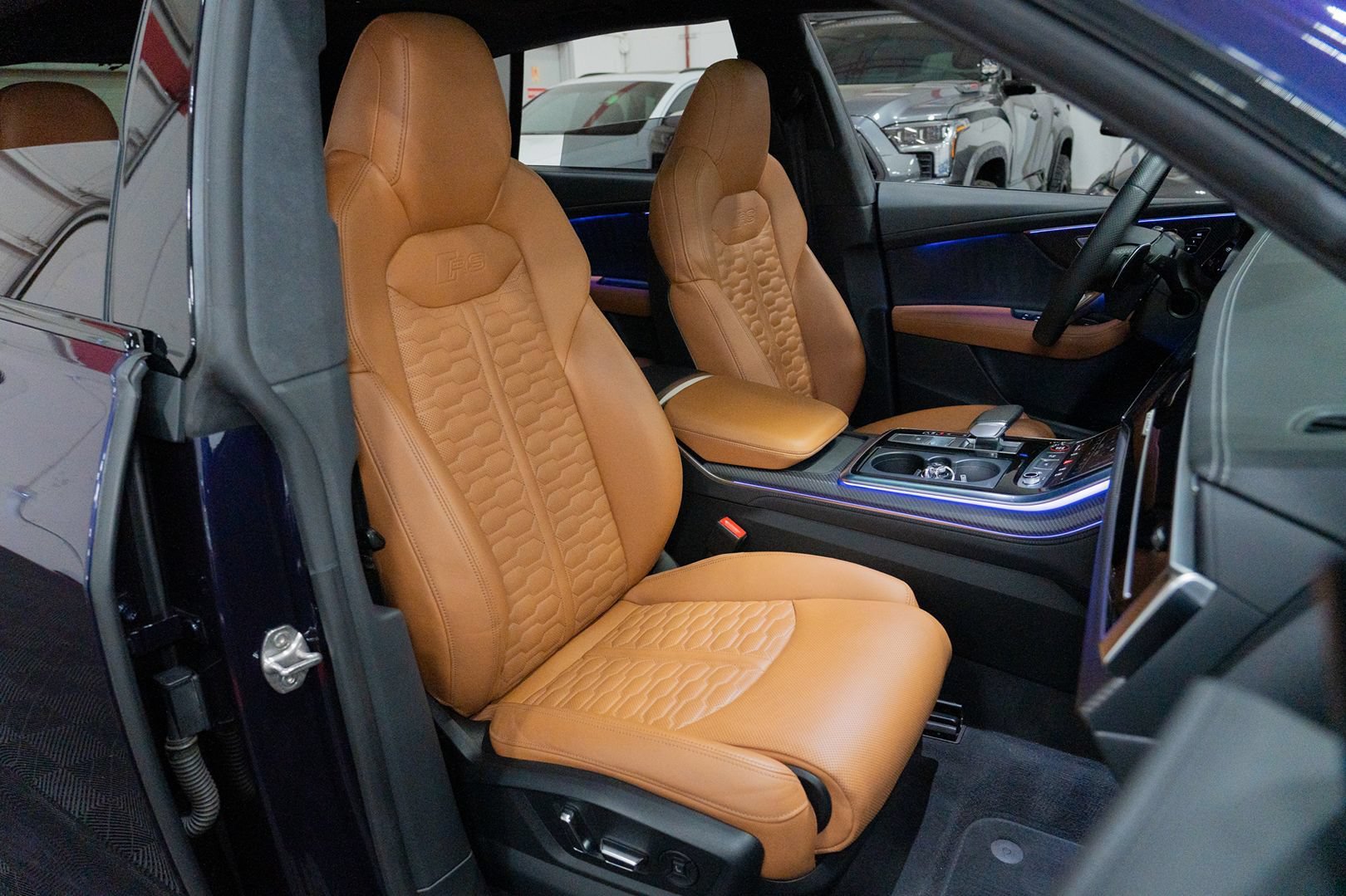 Used 2023 Audi RS Q8 AWD/4WD image 40