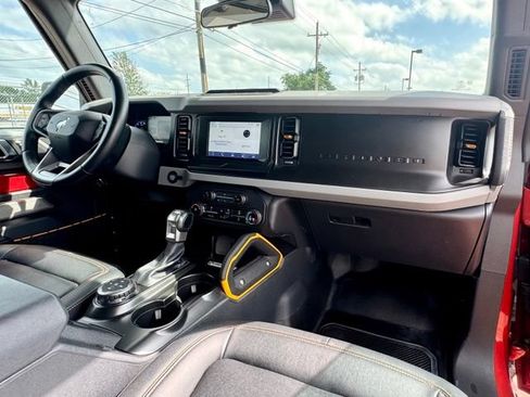 Used 2023 Ford Bronco Badlands AWD/4WD image 12
