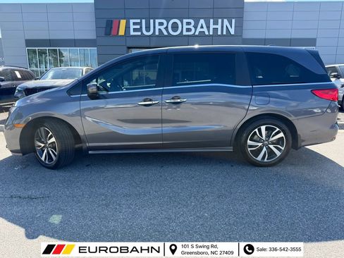 Used 2024 Honda Odyssey Touring image 2