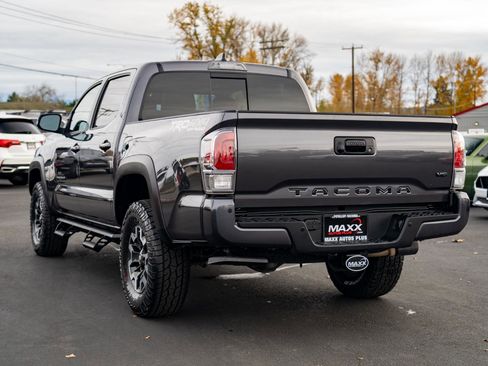 Used 2020 Toyota Tacoma TRD Off-Road image 12