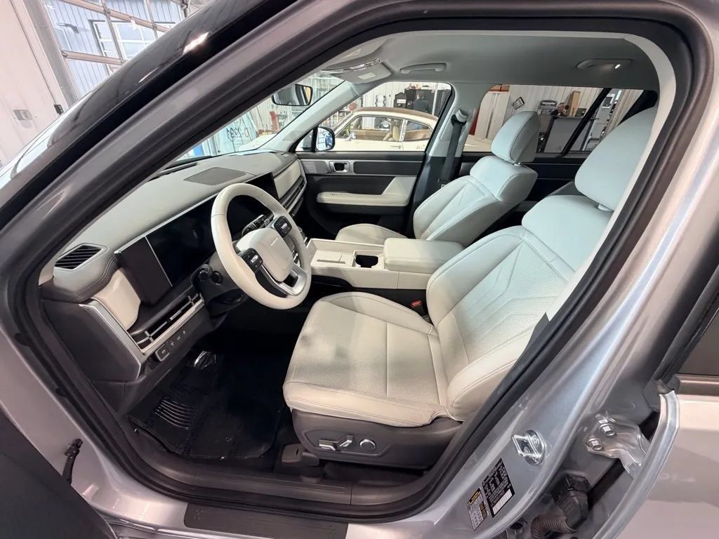Used 2026 Hyundai Santa Fe SEL AWD/4WD image 10