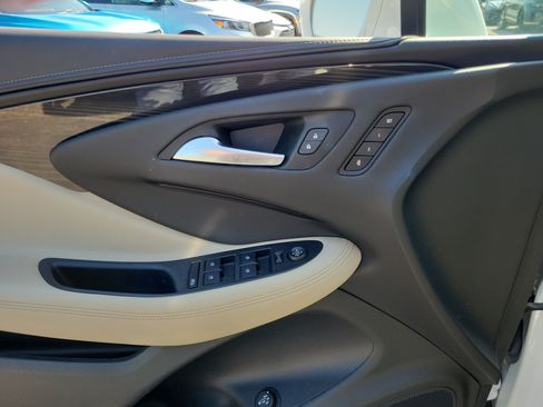 Used 2020 Buick Envision Premium AWD/4WD image 17