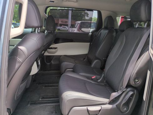Certified 2024 Kia Carnival EX FWD image 14