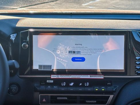 New 2026 Toyota Camry Hybrid FWD image 17
