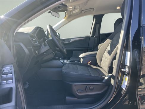 Used 2023 Ford Escape Active w/ Tech Pack #1 AWD/4WD image 9