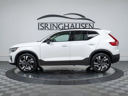Used 2023 Volvo XC40 B5 Ultimate w/ Climate Package image 8