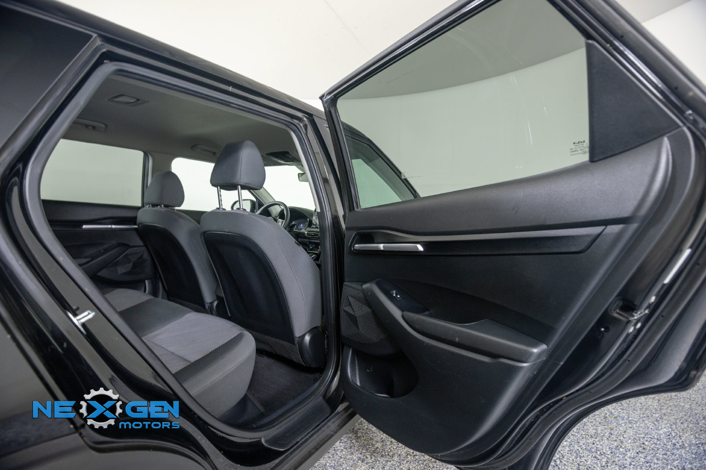 Used 2023 Kia Seltos LX AWD/4WD image 34