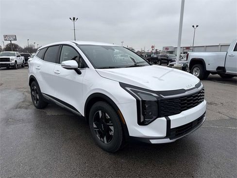 New 2026 Kia Sportage LX image 1