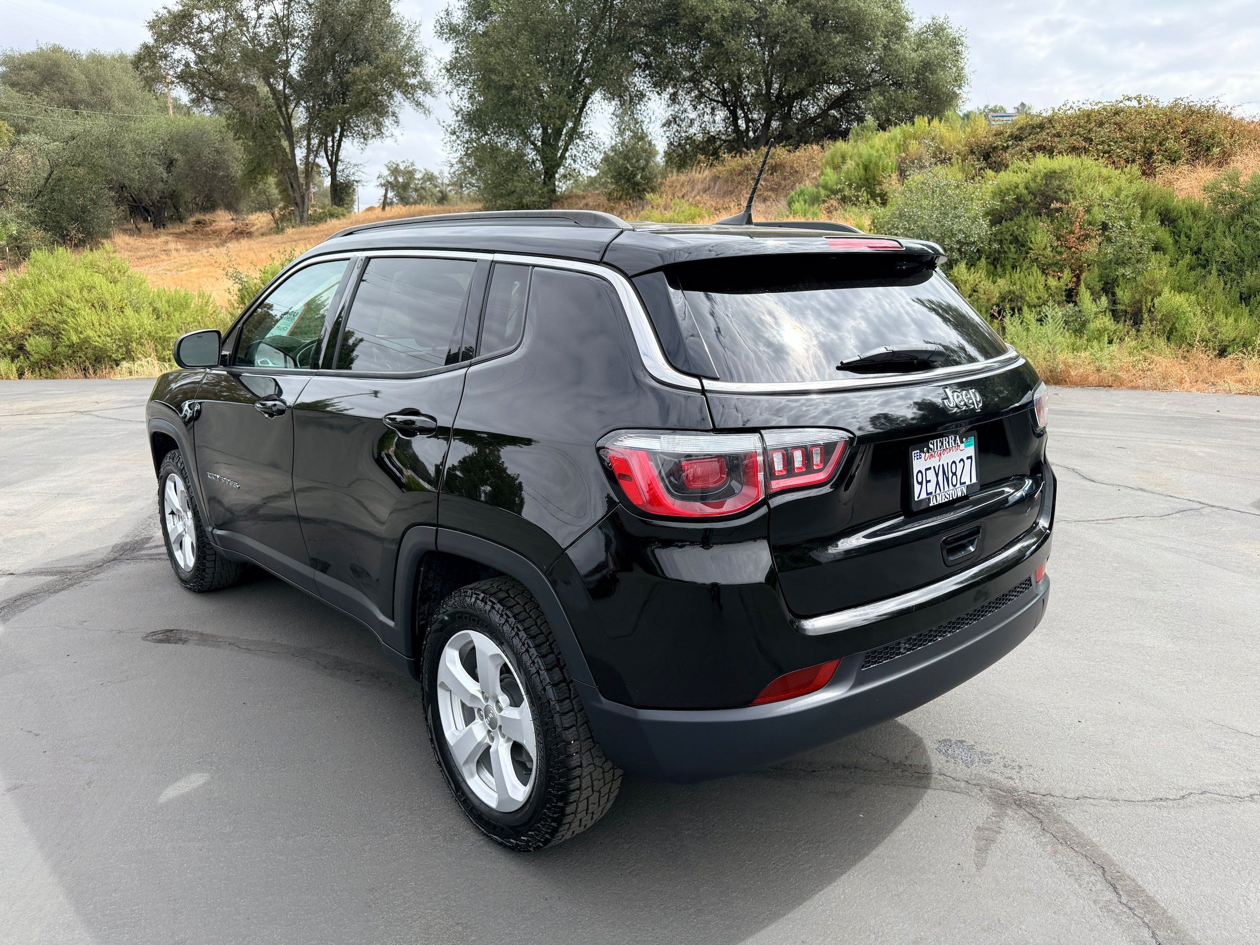 Used 2019 Jeep Compass Latitude w/ Popular Equipment Group AWD/4WD image 8