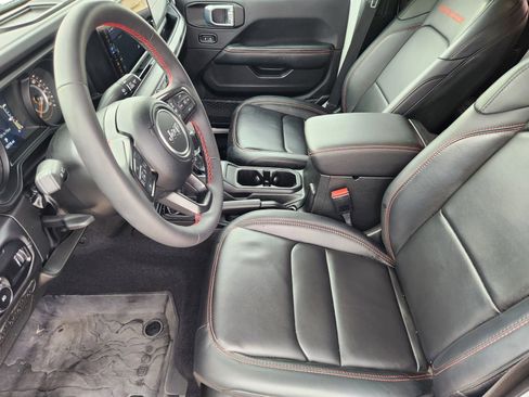 Used 2024 Jeep Wrangler Unlimited Rubicon w/ Technology Group AWD/4WD image 13