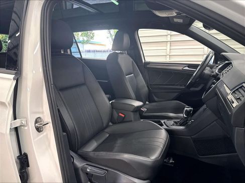 Used 2024 Volkswagen Tiguan SE R-Line FWD image 32