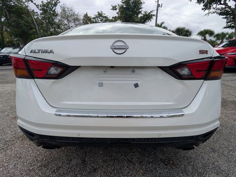 Used 2023 Nissan Altima 2.5 SR image 14