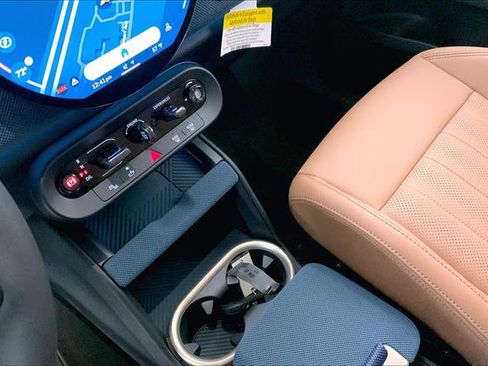 Used 2025 MINI Cooper Countryman S w/ Comfort Package Max image 6