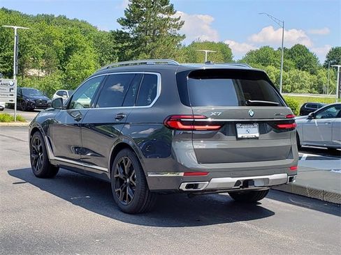 New 2026 BMW X7 xDrive40i image 7