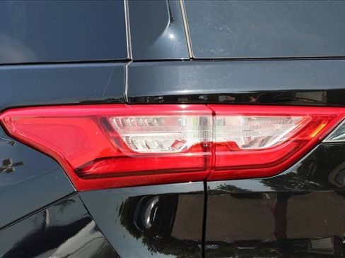 Used 2021 Chevrolet Traverse LT AWD/4WD image 11