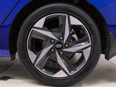 Used 2022 Hyundai Elantra Limited FWD image 34