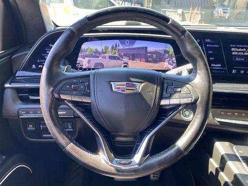 Used 2024 Cadillac Escalade ESV V w/ LPO, ONYX Package AWD/4WD image 20
