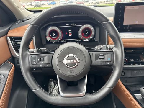 Used 2024 Nissan Rogue Platinum AWD/4WD image 20