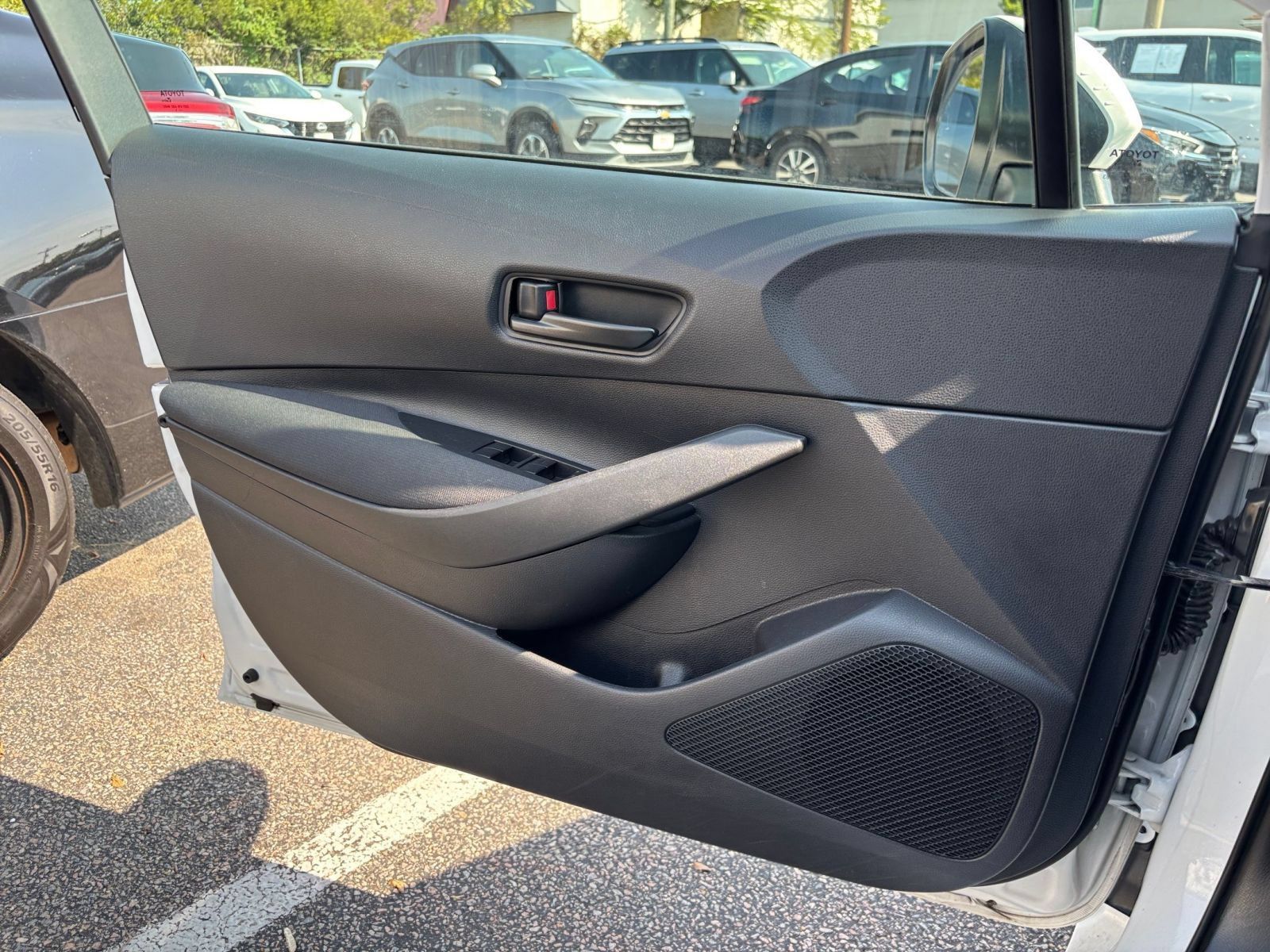 Used 2025 Toyota Corolla LE FWD image 18