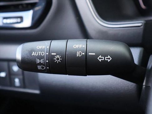 Used 2025 Honda Pilot TrailSport image 16