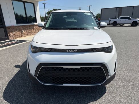 Used 2025 Kia Soul LX w/ LX Technology Package FWD image 11