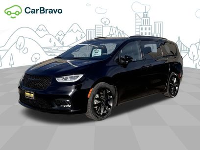 Used 2025 Chrysler Pacifica Limited