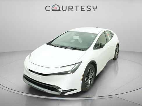 Certified 2026 Toyota Prius XLE FWD image 1