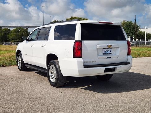 Used 2019 Chevrolet Suburban LT RWD image 4