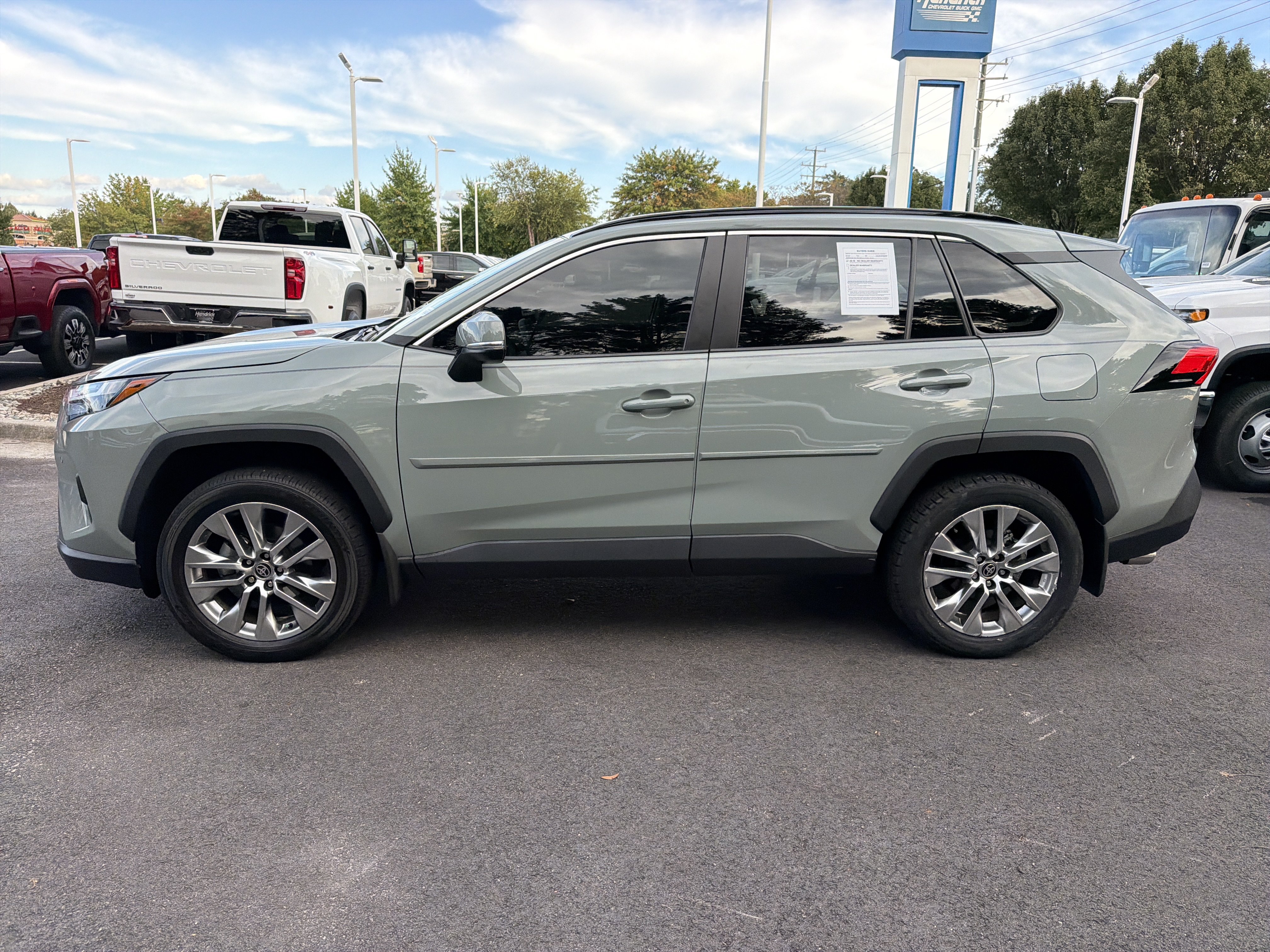 Used 2023 Toyota RAV4 XLE Premium AWD/4WD image 7