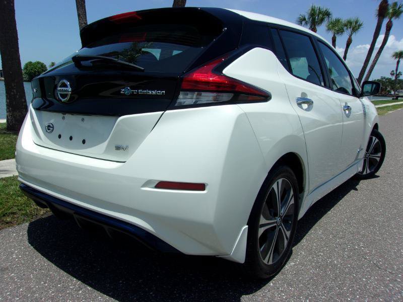 Used 2018 Nissan Leaf SV w/ SV Technology Package FWD image 18