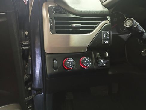 Used 2016 GMC Yukon Denali w/ Open Road Package image 17