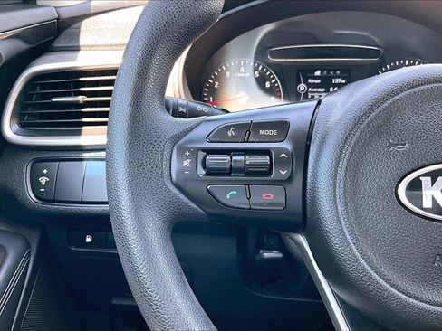 Used 2017 Kia Sorento AWD image 18