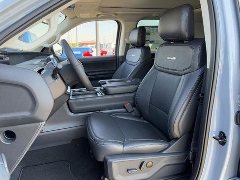 New 2025 Ford Expedition Platinum w/ Driver's Package image 26