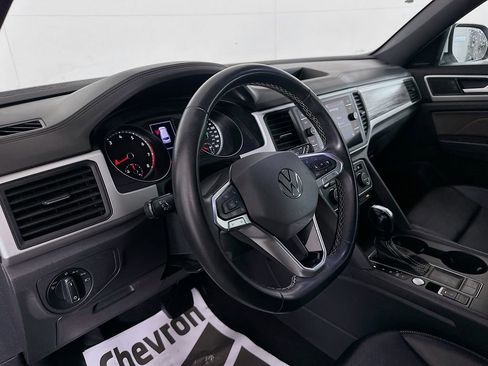 Used 2021 Volkswagen Atlas Cross Sport SE image 9