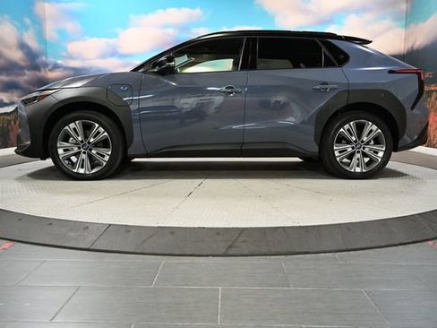 Used 2023 Subaru Solterra AWD image 5