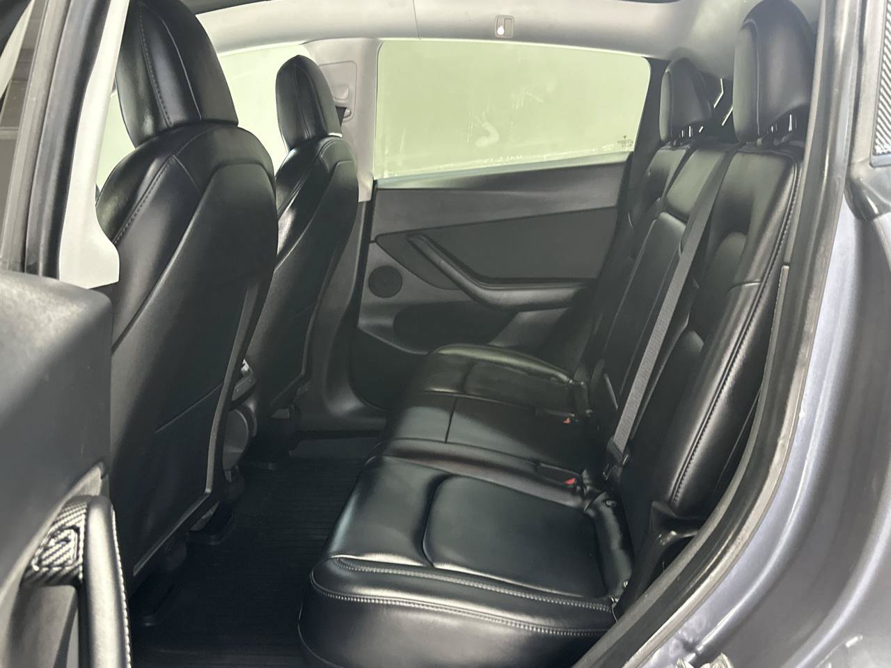 Used 2021 Tesla Model Y Long Range AWD/4WD image 17