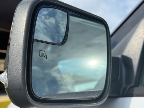 Used 2017 Ford Explorer XLT w/ Equipment Group 202A image 22