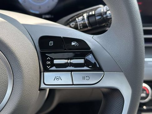 Used 2024 Hyundai Elantra SEL FWD image 19