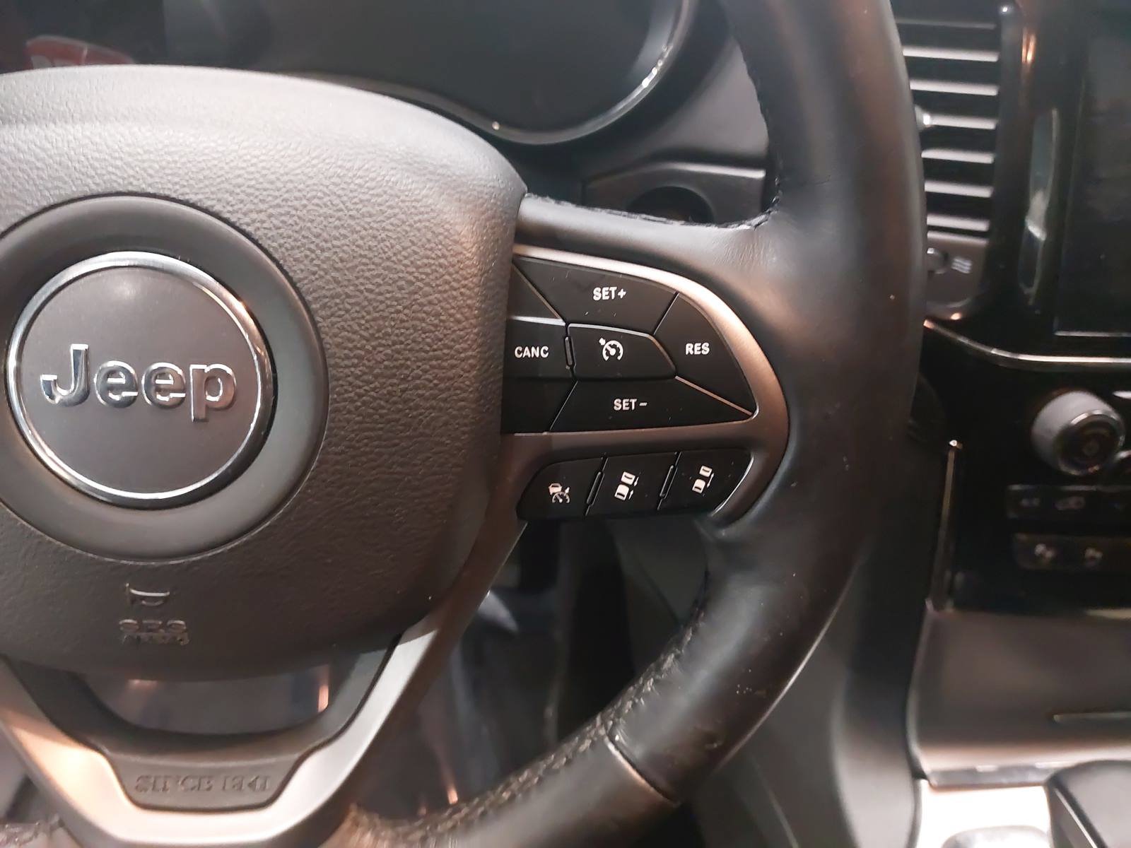 Used 2019 Jeep Grand Cherokee High Altitude AWD/4WD image 17
